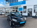 Ford Focus Titanium *PDC/SHZ/BT/Tempomat* - Ford Focus aus 2011: Limousine