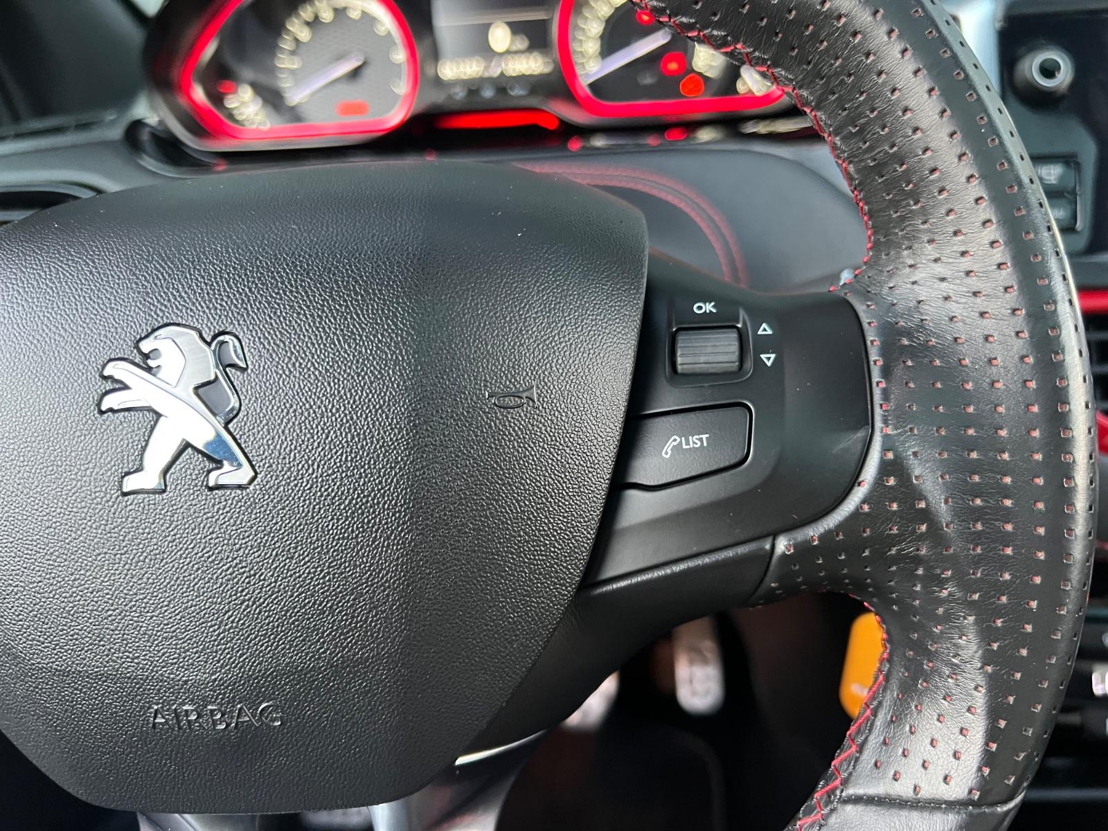 Peugeot 208 GTi*1.Hand*LED*Pano*Navi*Shz*Leder*Scheckh.*
