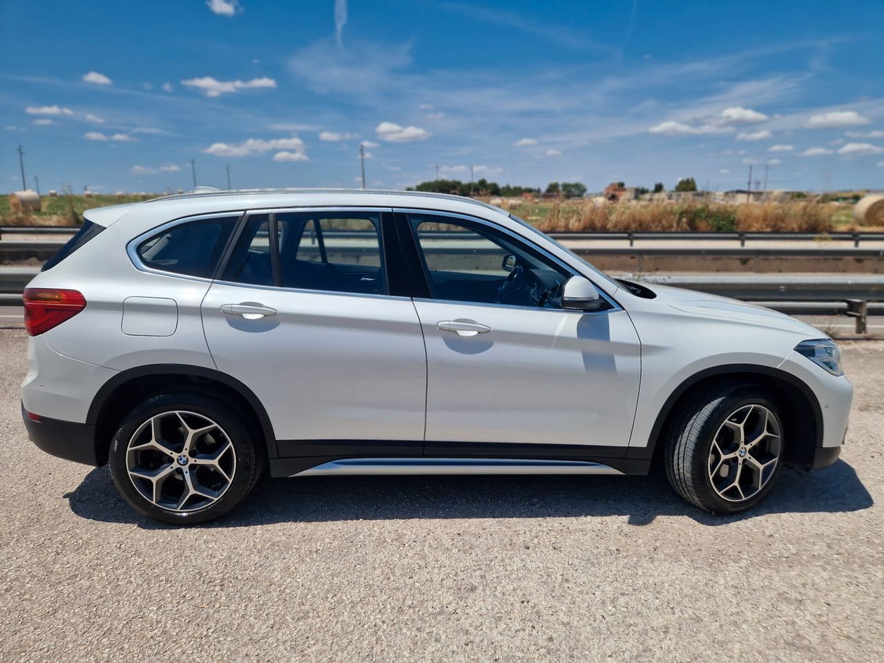 BMW Bmw X1 sDrive18d xLine imagem 3