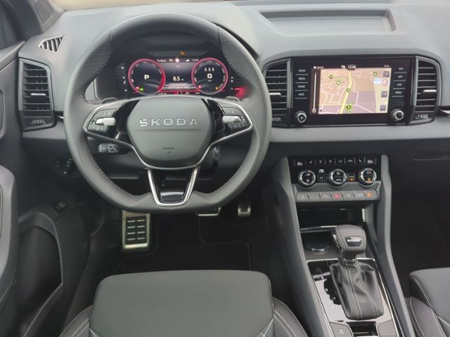 Fahrzeugabbildung SKODA Karoq 1.5 TSI DSG Sportline NAV AHK ELEKTR HECKK