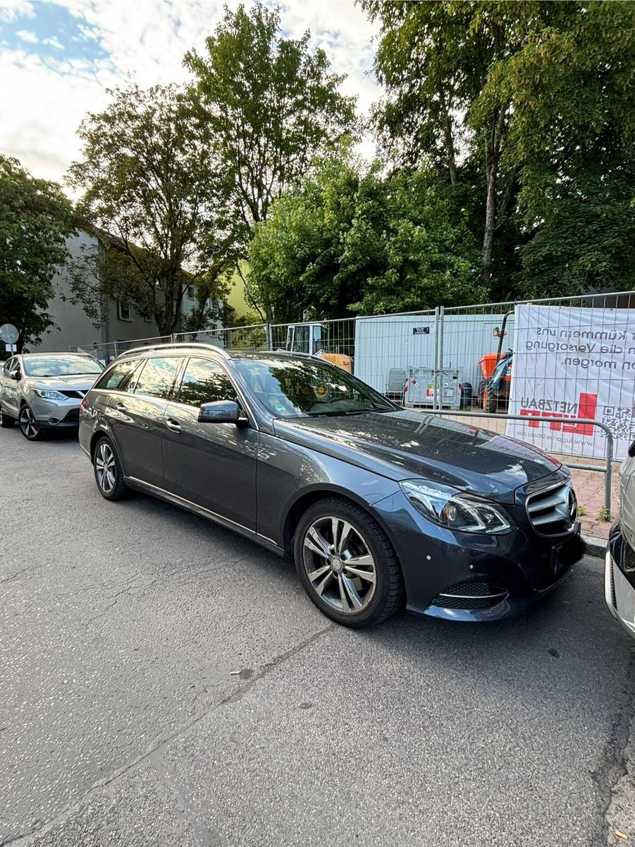 Mercedes-Benz E250 2015 — rear view