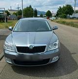 Skoda Octavia 1Z - Skoda Octavia aus 2012 mit Diesel-Antrieb: Limousine