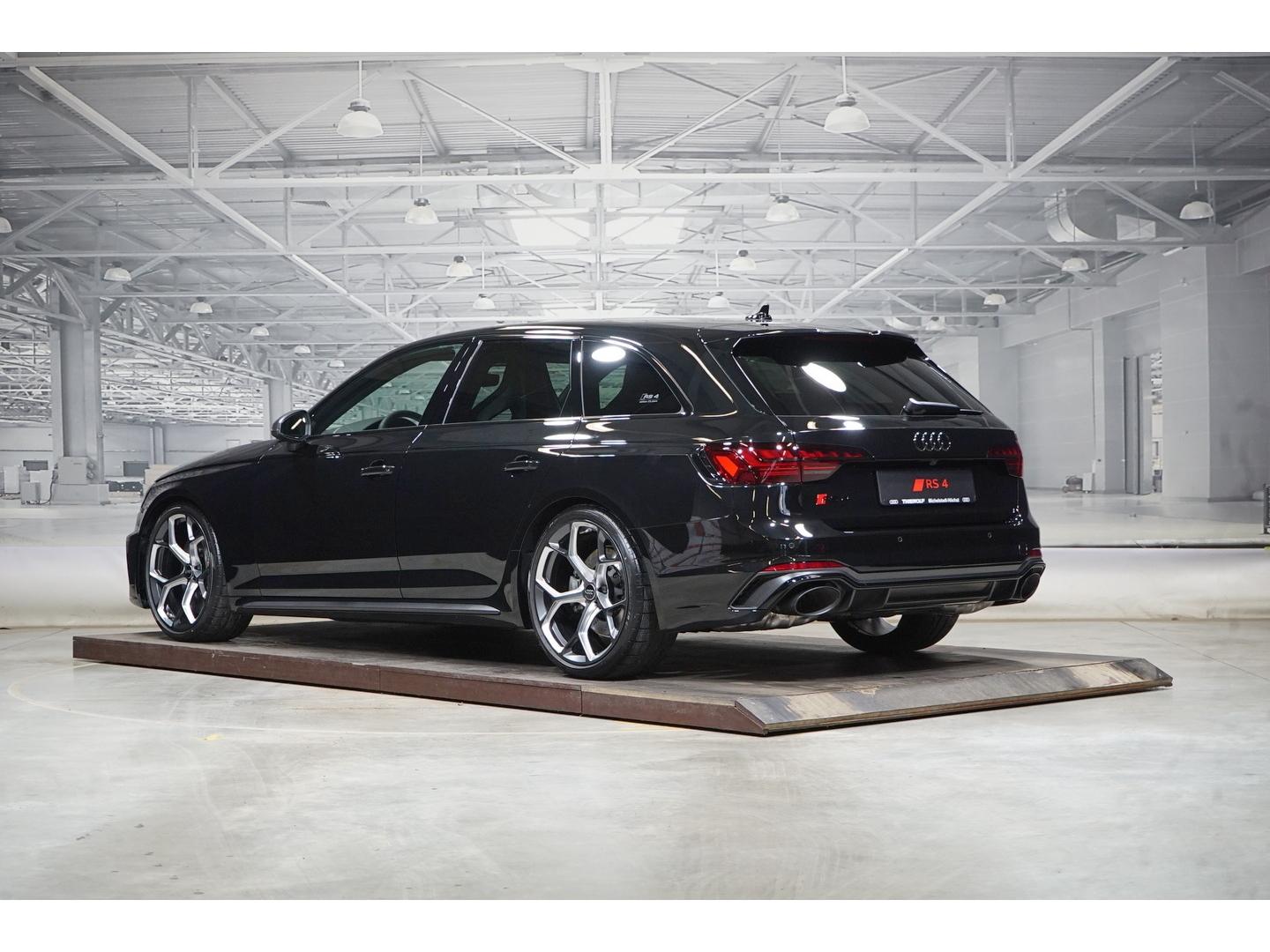 Audi RS4 Avant EDITION 25 YEARS CARBON KERAMIK 300 KM
