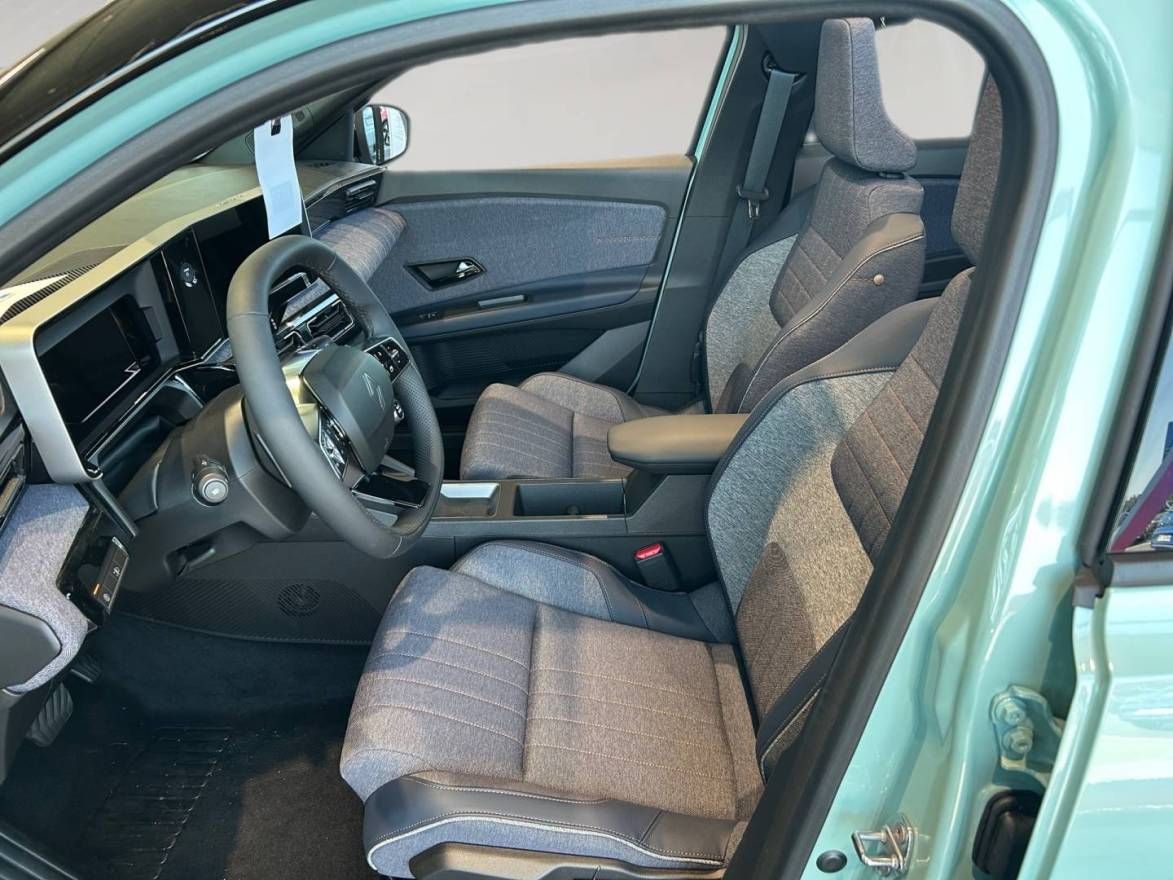 Fahrzeugabbildung Renault 4 E-Tech elektrisch Techno 'plein sud' 150 Comfo