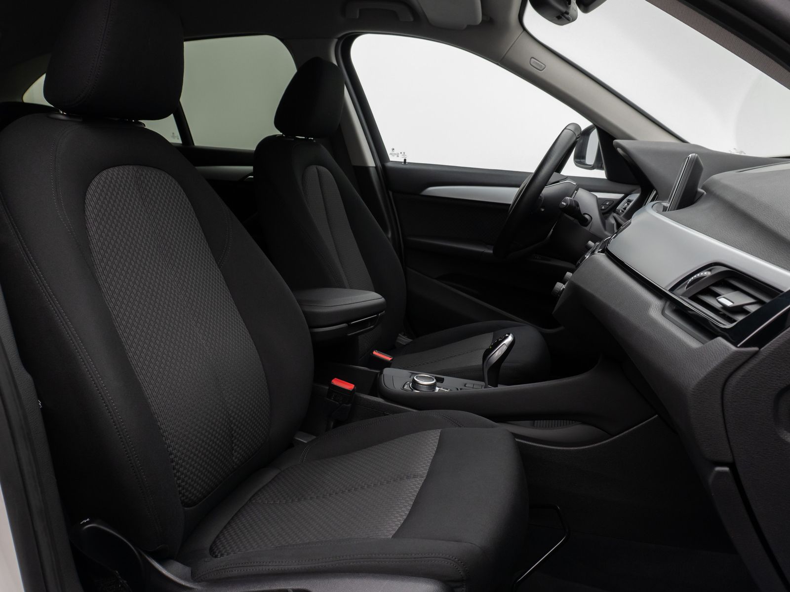 Fahrzeugabbildung BMW X1 sD18i DAB Navi Parkassist Geschwindigkeitsreg