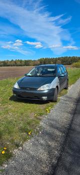 Ford Focus 1.6 Ghia  - Ford Focus aus 2003: Ghia