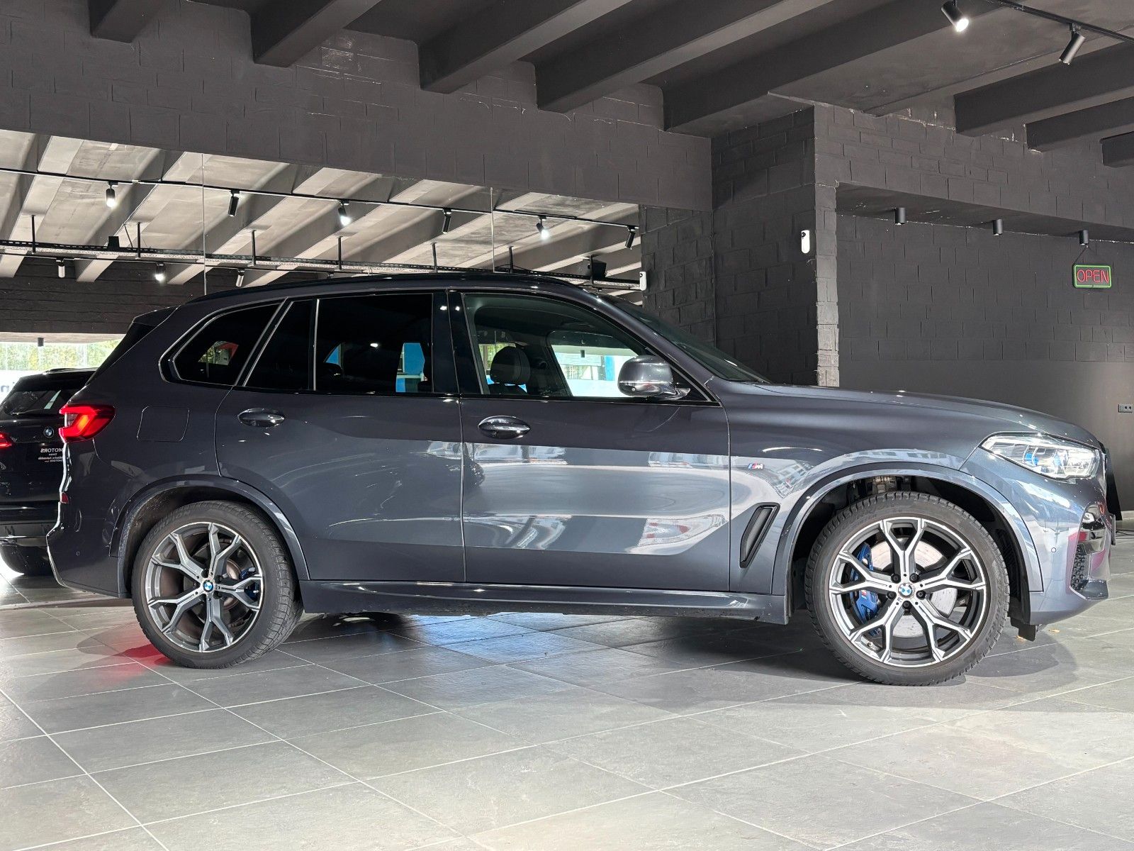 Fahrzeugabbildung BMW X5 xDrive 45e *M-Packet*HUD*360°Kam*Keyless