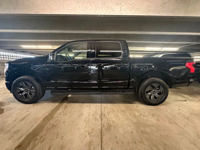 Ford F 150 Lightning Flash gr Batterie im Vorlauf