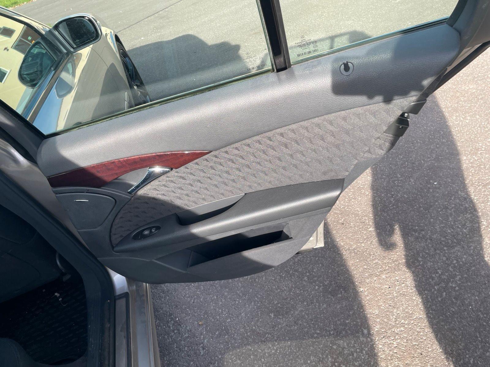 Mercedes-Benz E200 2005 — photo 15