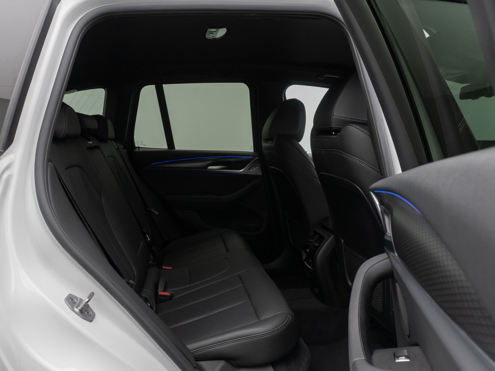 Fahrzeugabbildung BMW X3 xD20d M Sport DAB Kamera AHK HiFi Alarm 19Zol