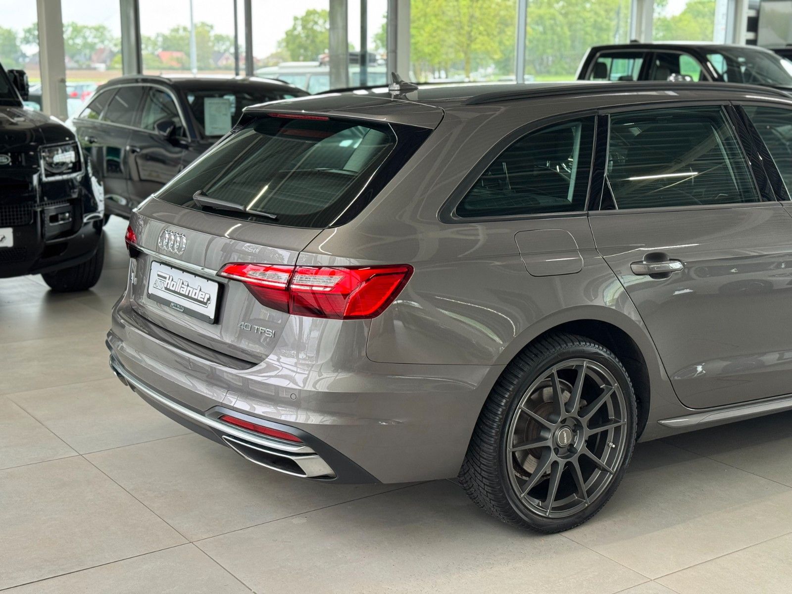 Fahrzeugabbildung Audi A4 Avant 40 2.0 TFSI advanced "Business-Paket"