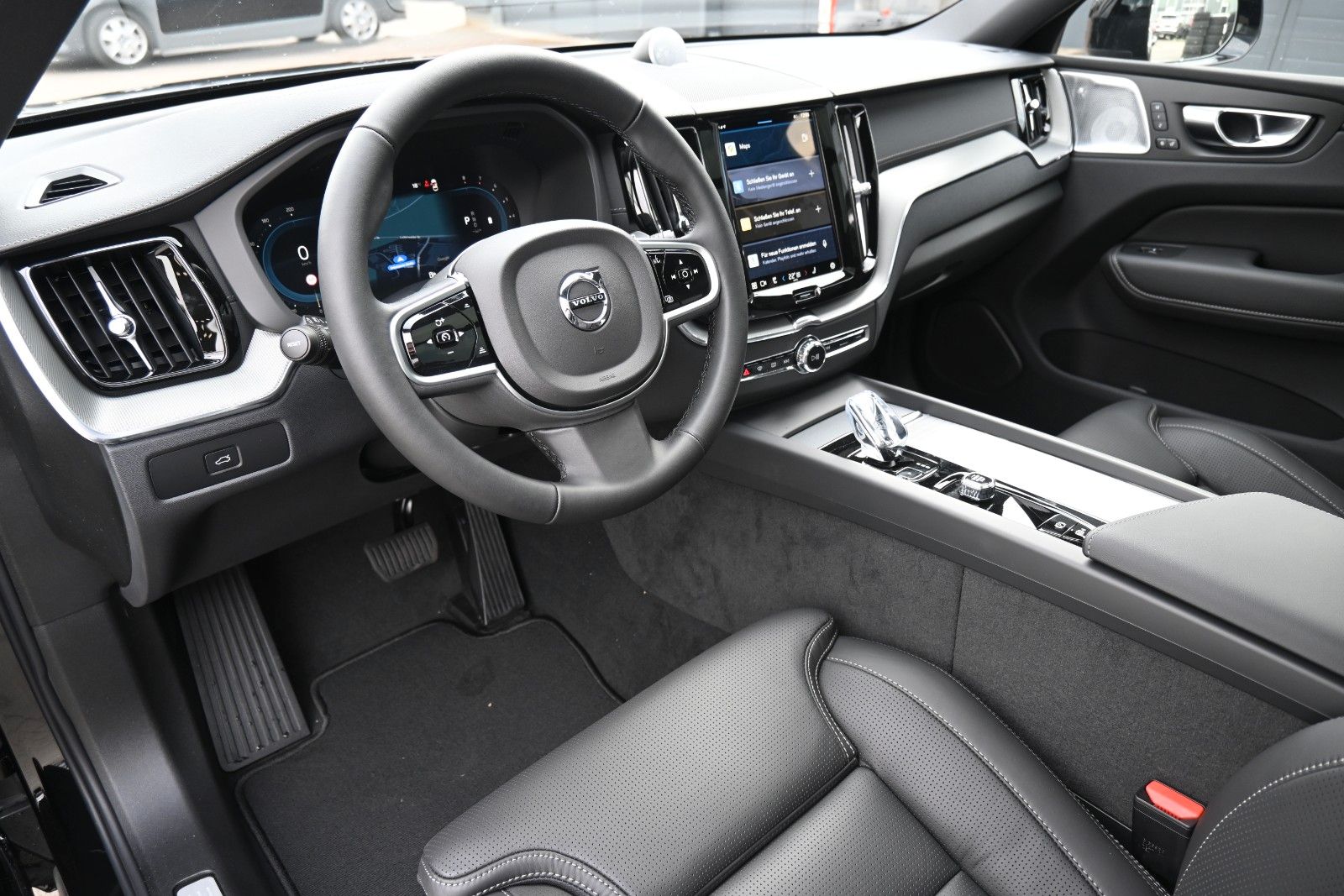 Fahrzeugabbildung Volvo XC60 B5 AWD Ultra Black Edition*LED*PANO*360*B&W