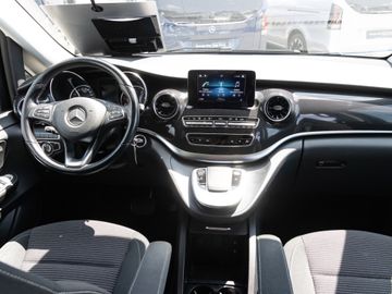 Mercedes V 220 - 5