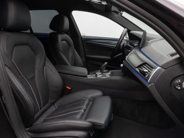 Fahrzeugabbildung BMW 520d M Sport Kamera DAB HiFi Stop&Go Komfort