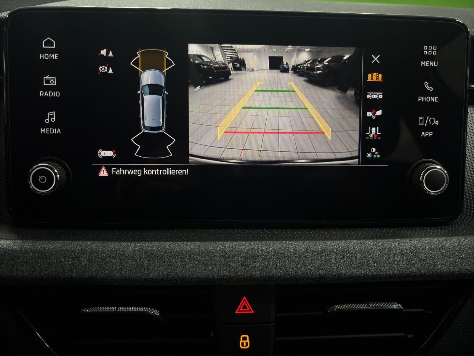 Fahrzeugabbildung SKODA Kamiq Tour 1,0 TSI 85 kW