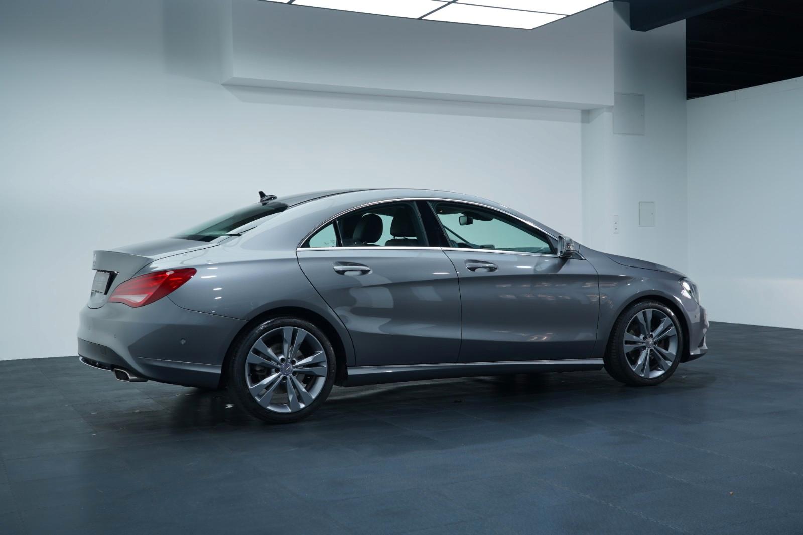 Mercedes-Benz CLA 180 Coupé Urban 7G/XEN/NAVI/SHZ/18"/LEDER