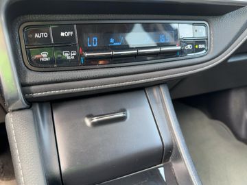 Toyota Auris - 12