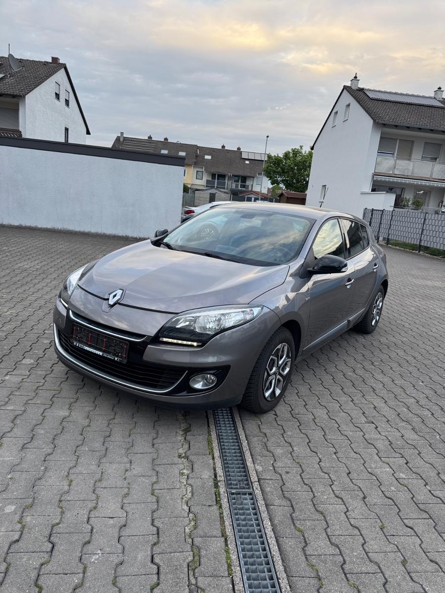 Renault Megane III BOSE Edition Navi,Pdc,Temp,8Fach