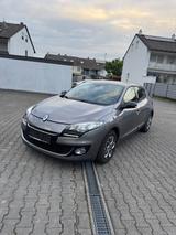 Renault Megane III BOSE Edition Navi,Pdc,Temp,8Fach - Renault Megane: Iii Bose