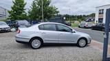 Volkswagen Passat 1.6 Trendline -KLIMATRONIC*SHZ*100KM- - gebrauchte VW Passat aus dem Jahr 2005