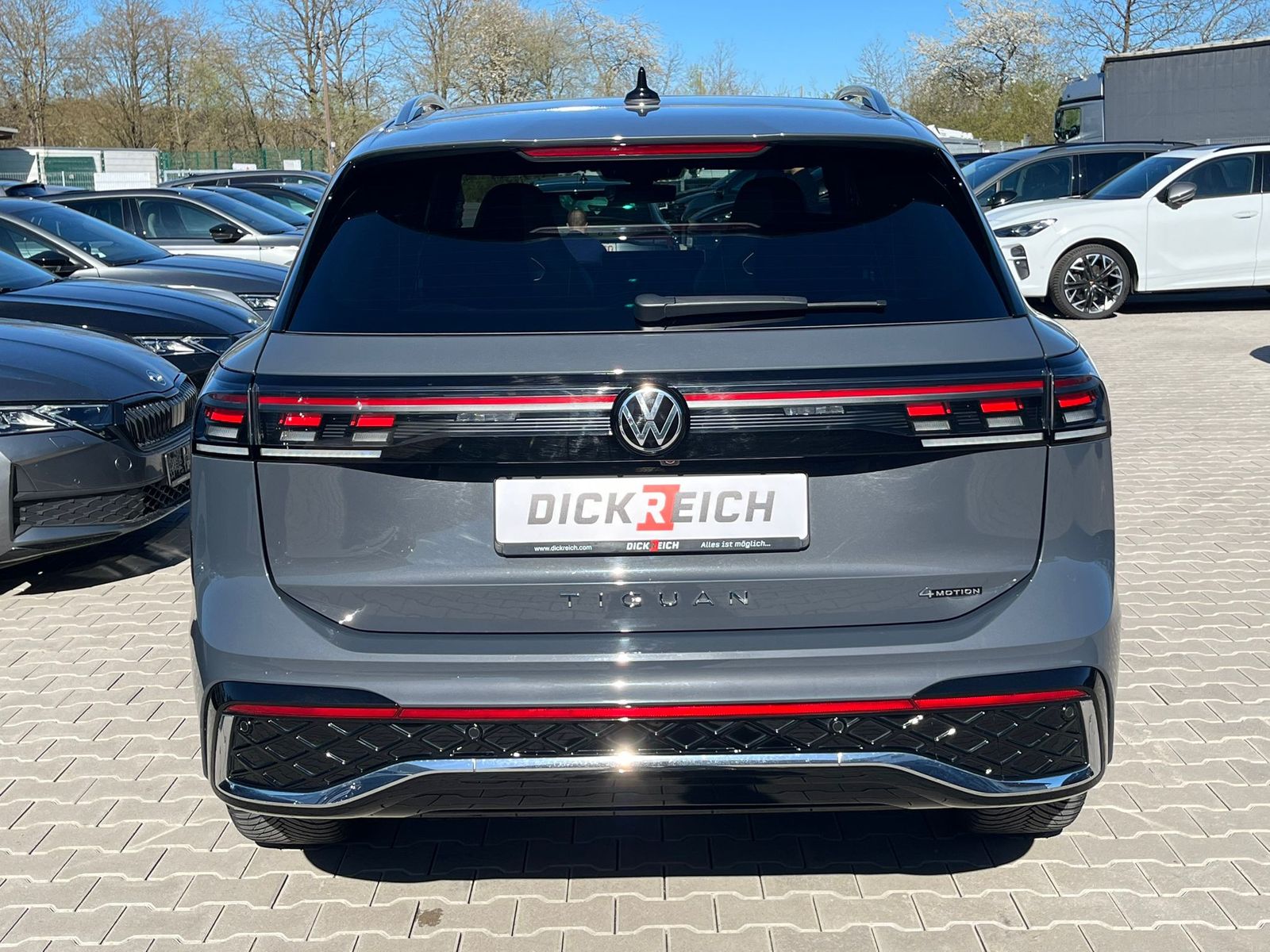 Image du véhicule Volkswagen Tiguan 2.0 TDI 4M R-Line PANO*H&amp;K*AHK*MATRIX*20".