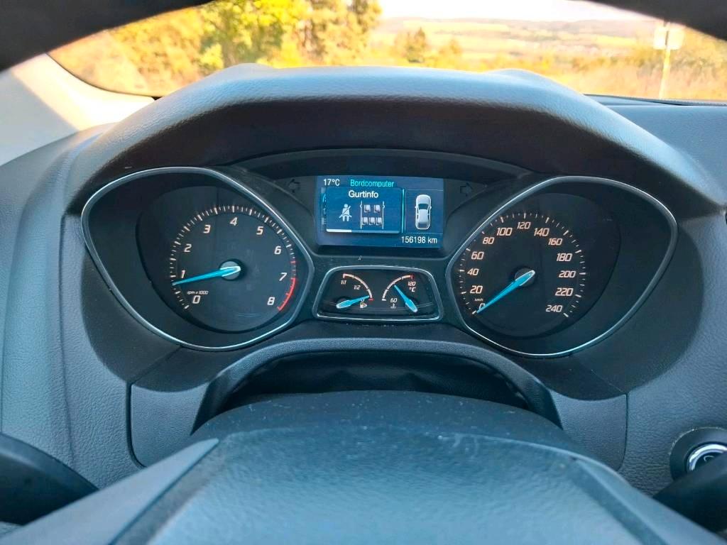 Ford Focus 2011 — photo 11
