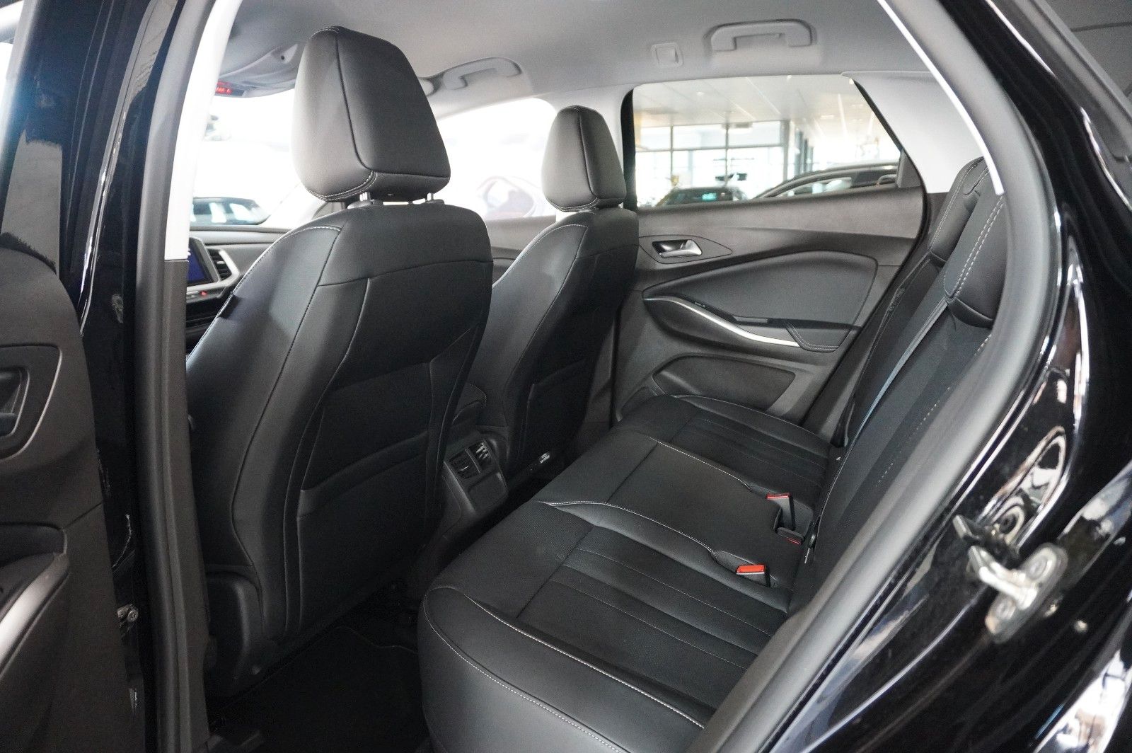 Fahrzeugabbildung Opel Grandland (X) 1.6T GSe HYBRID 4X4 NAVI/LED/SPORT