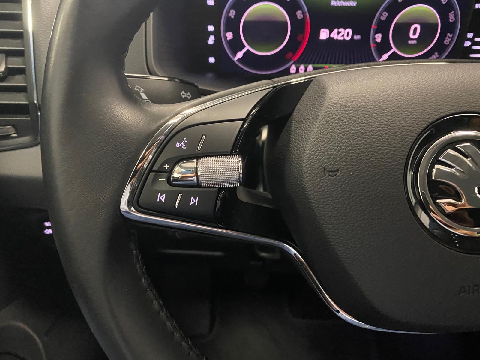 Fahrzeugabbildung SKODA Karoq 1.5 TSI +APP+KLIMA+ACC+RFK+PDC+NAVI+SITZHE