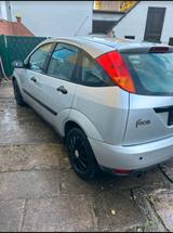 Ford ich verkaufe meine Auto Ford Focus - Ford Focus mit Benzin-Antrieb: Kleinwagen, Automatik