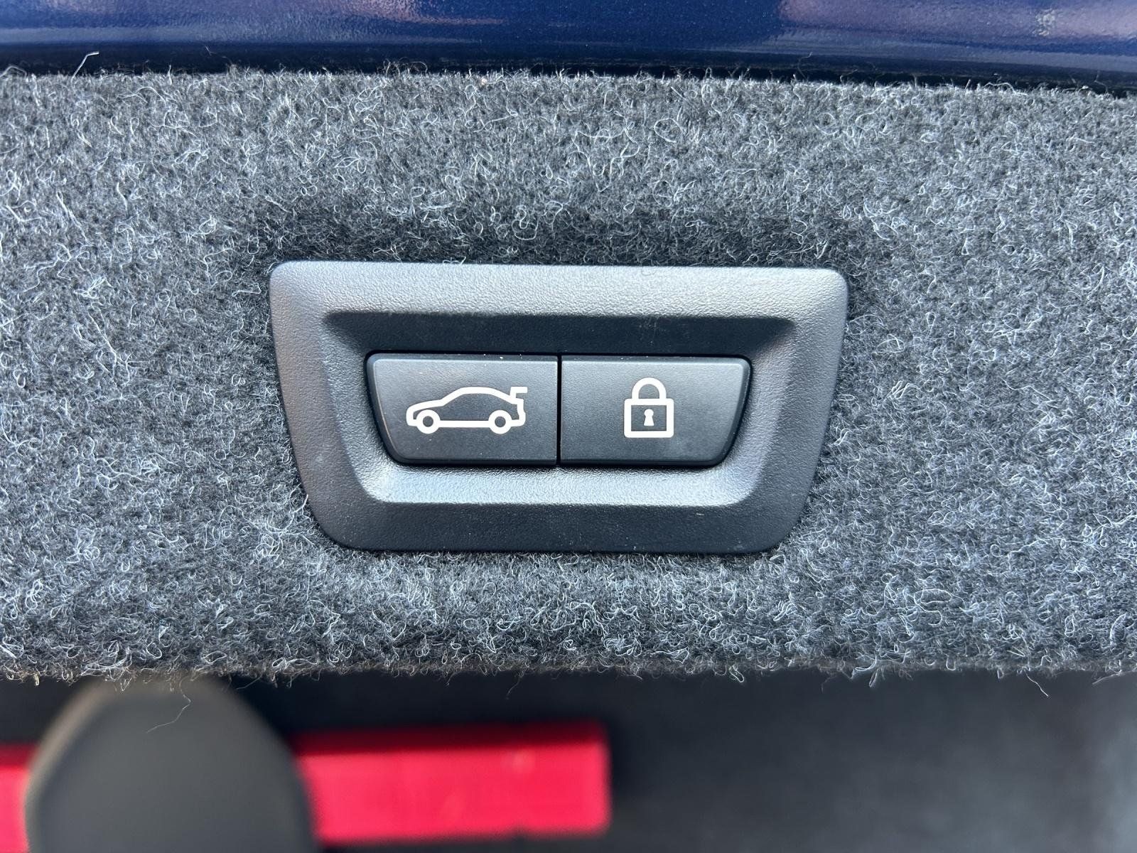 Fahrzeugabbildung BMW 530i Limousine Aut./KAMERA/LED/HUD/LEDER/