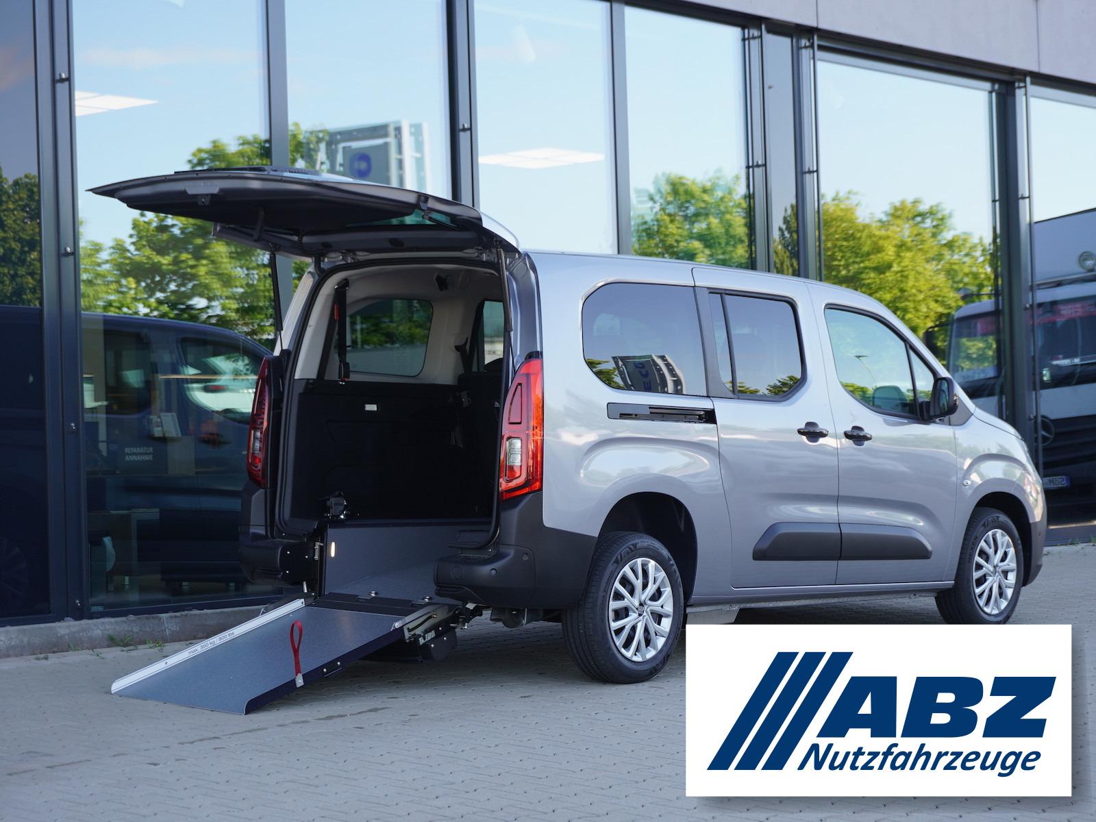 Fiat Doblo Maxi Kombi 1.5 100 / Rollstuhlumbau AMF
