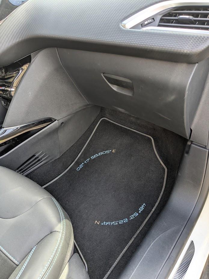 Peugeot 2008 Crossway Pure Tech, TÜV neu, Inspektion neu