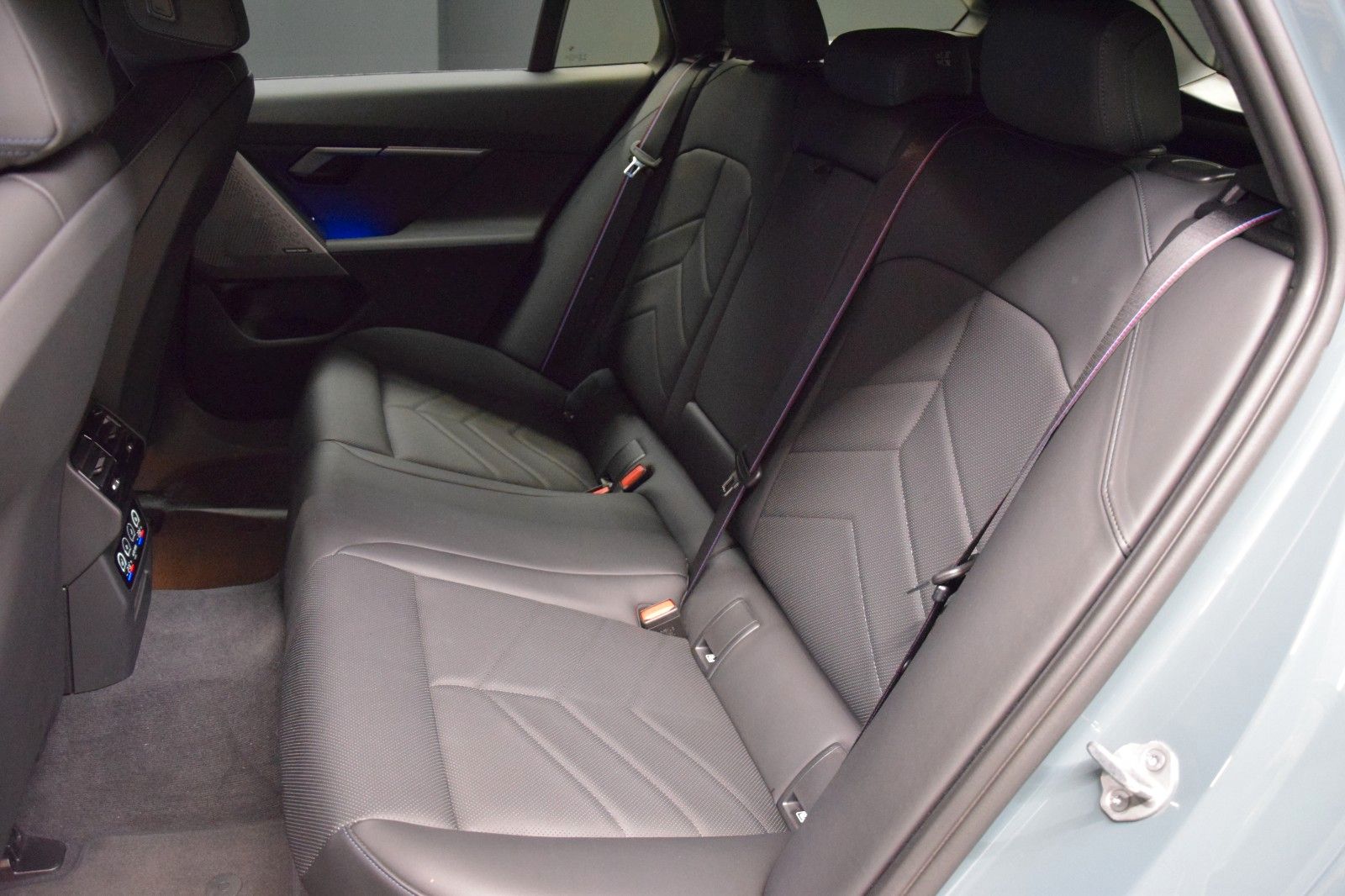 Fahrzeugabbildung BMW 520d xDrive Tour M Sport Pro Iconic Glow Stndhzg