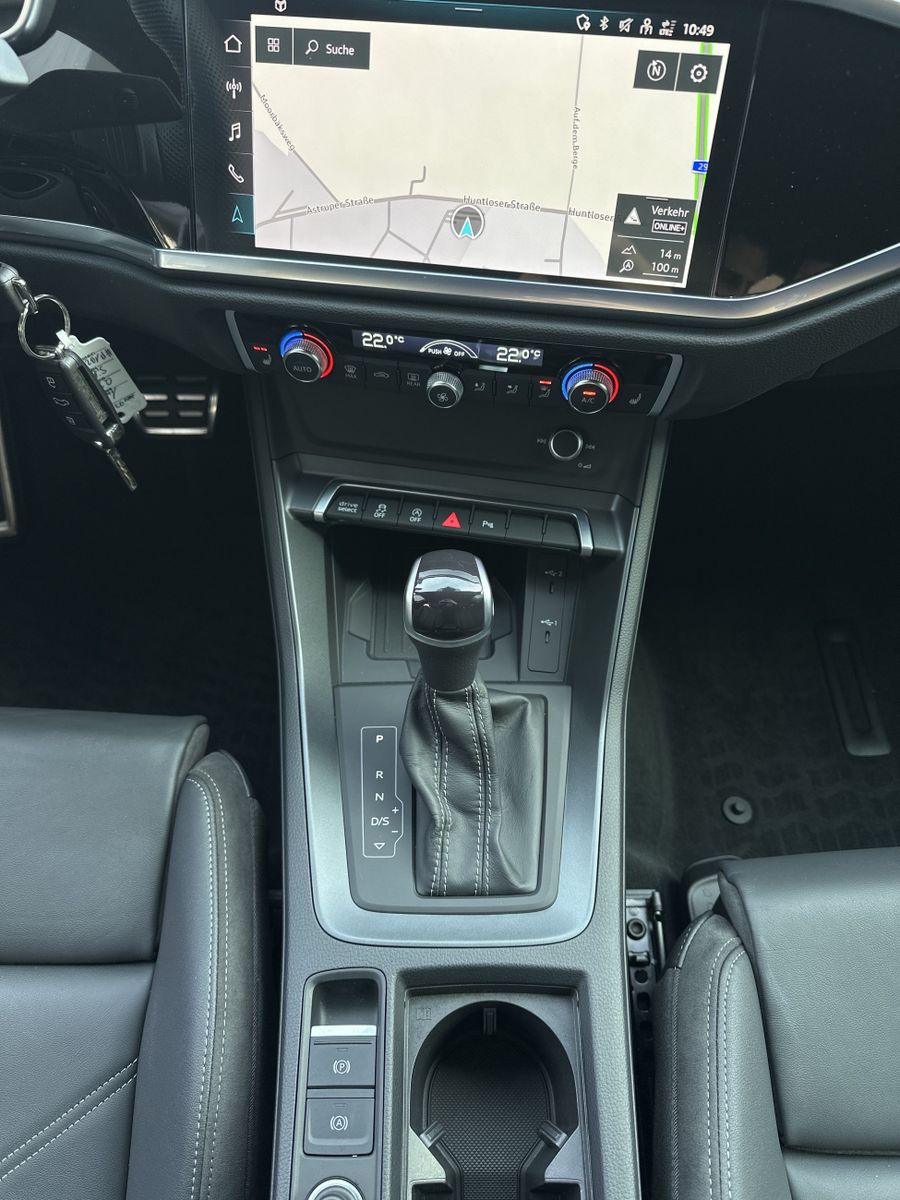Fahrzeugabbildung Audi Q3 SpB 40 TDI Qu S-Line Black NAV+LED+V-COCKPIT