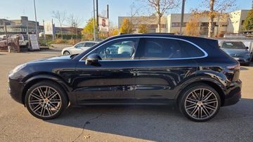 Porsche Cayenne - 3