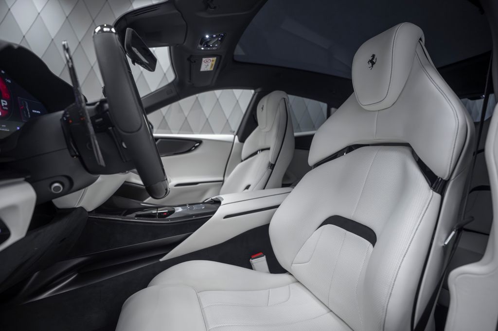 Purosangue BLACK/WHITE FULL CARBON PANORAMIC - Bild 14