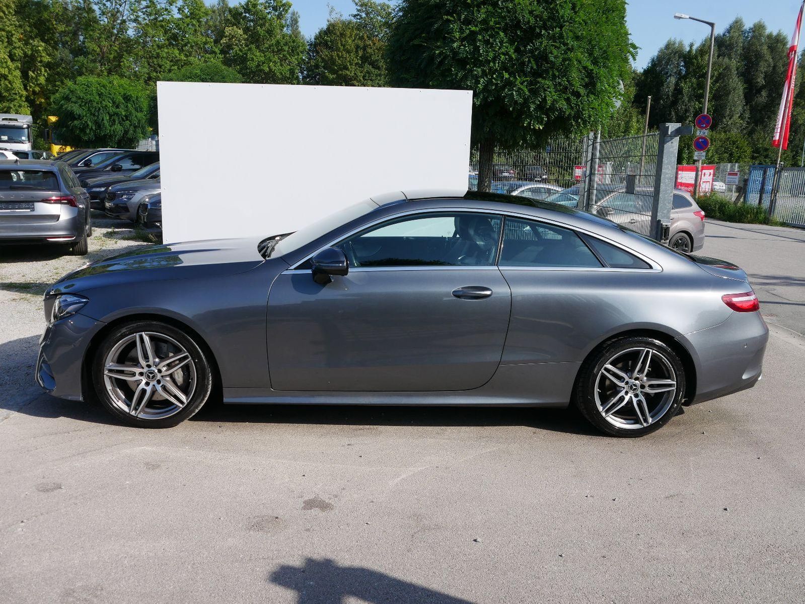 Mercedes-Benz E 300 Coupe-AMG-LINE NAVI PDC KAMERA LED SHZ KLI foto 5