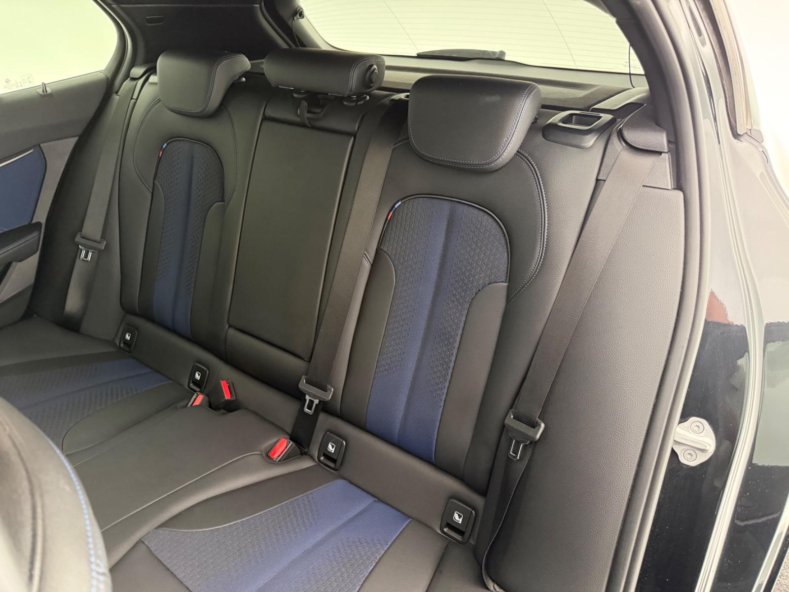 BMW 118i Lim.*M SPORT*SHADOW-LED-SHZ-PDC-TEMPO-WLAN
