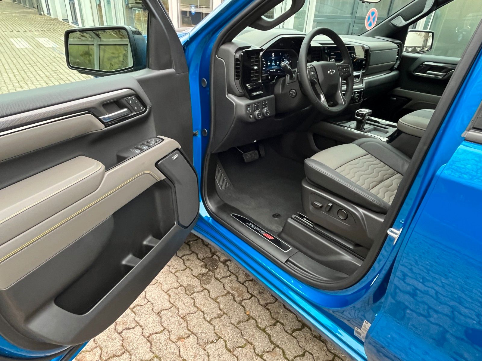 Fahrzeugabbildung Chevrolet Silverado ZR2 V8 6.2*Head-Up*360°*Offroad*AHK