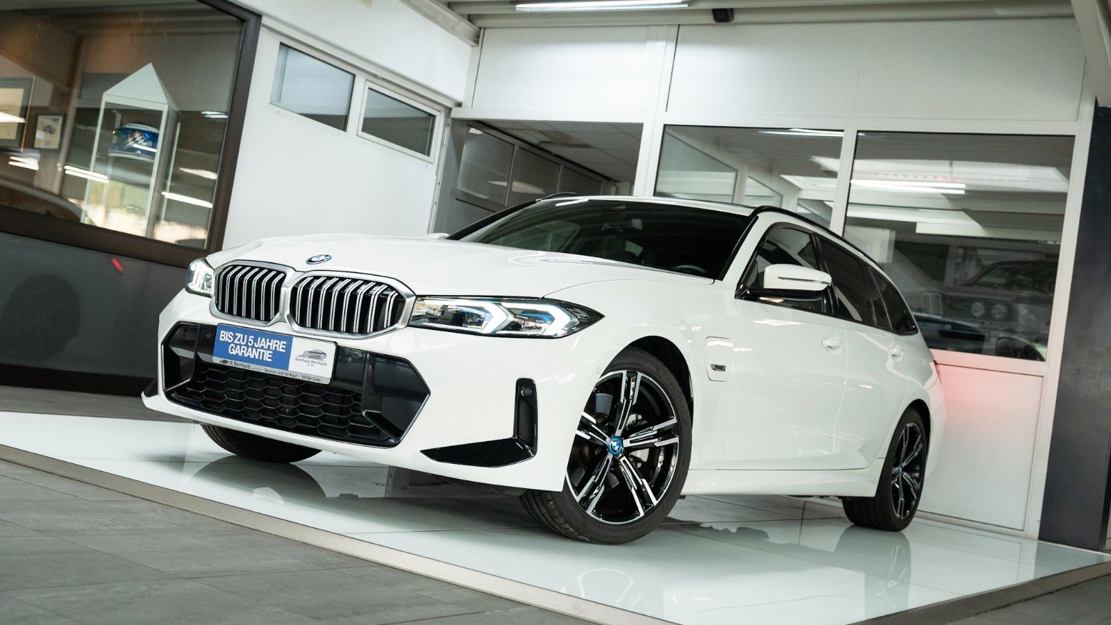 BMW 330e M Sport PanoDach HUD RückFahrKam MemoSitz
