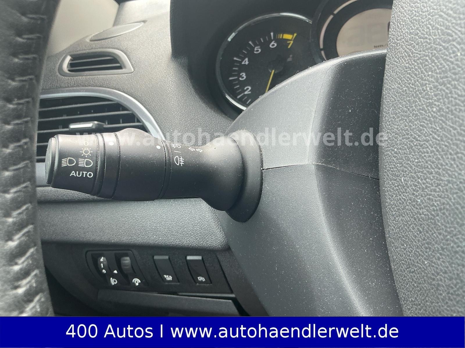 Renault Megane 2015 — photo 19