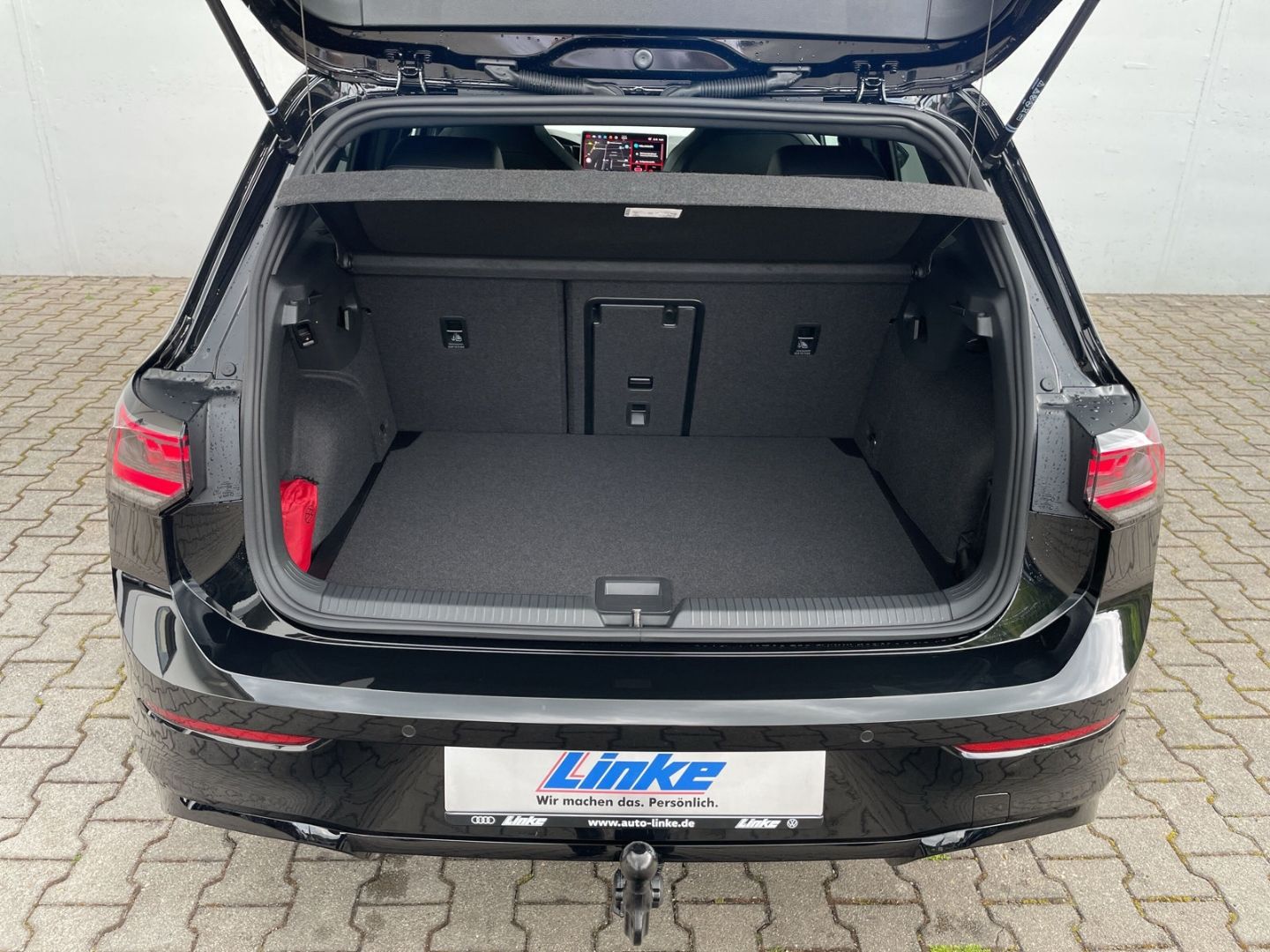 Golf VIII 1.5 eTSI DSG R-Line HUD/AHK/Kamera/ACC