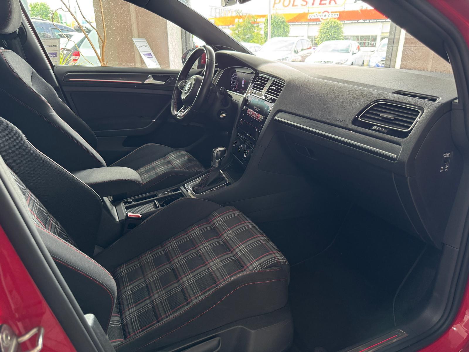 Volkswagen Golf GTI Performance Virtual/PANO/Matrix/SZH/ACC