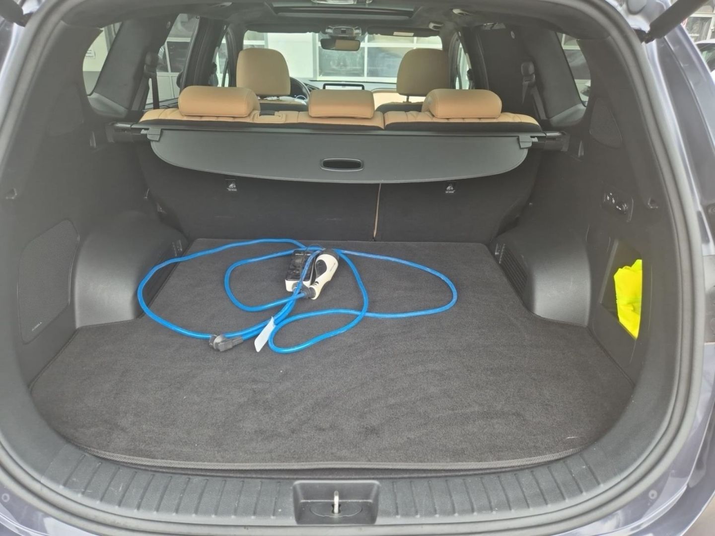 Fahrzeugabbildung Hyundai SANTA FE Signature Plug-In Hybrid 4WD+Pano+AHK H