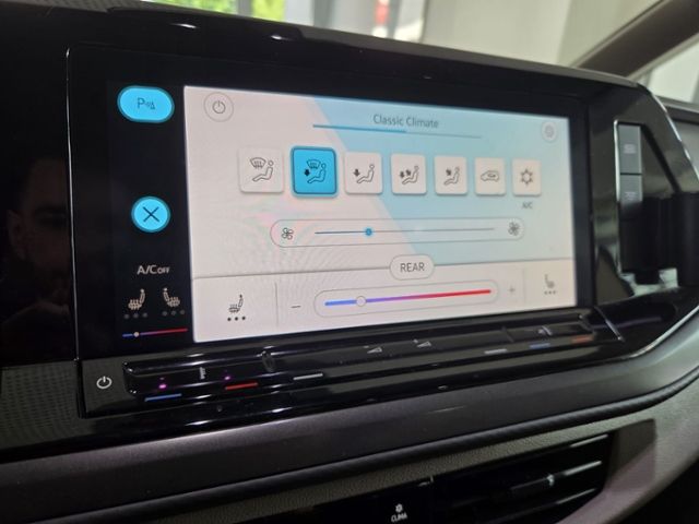 T7 Multivan Taxi 2.0 TDI LED STH AHK LÜ L2 LANG