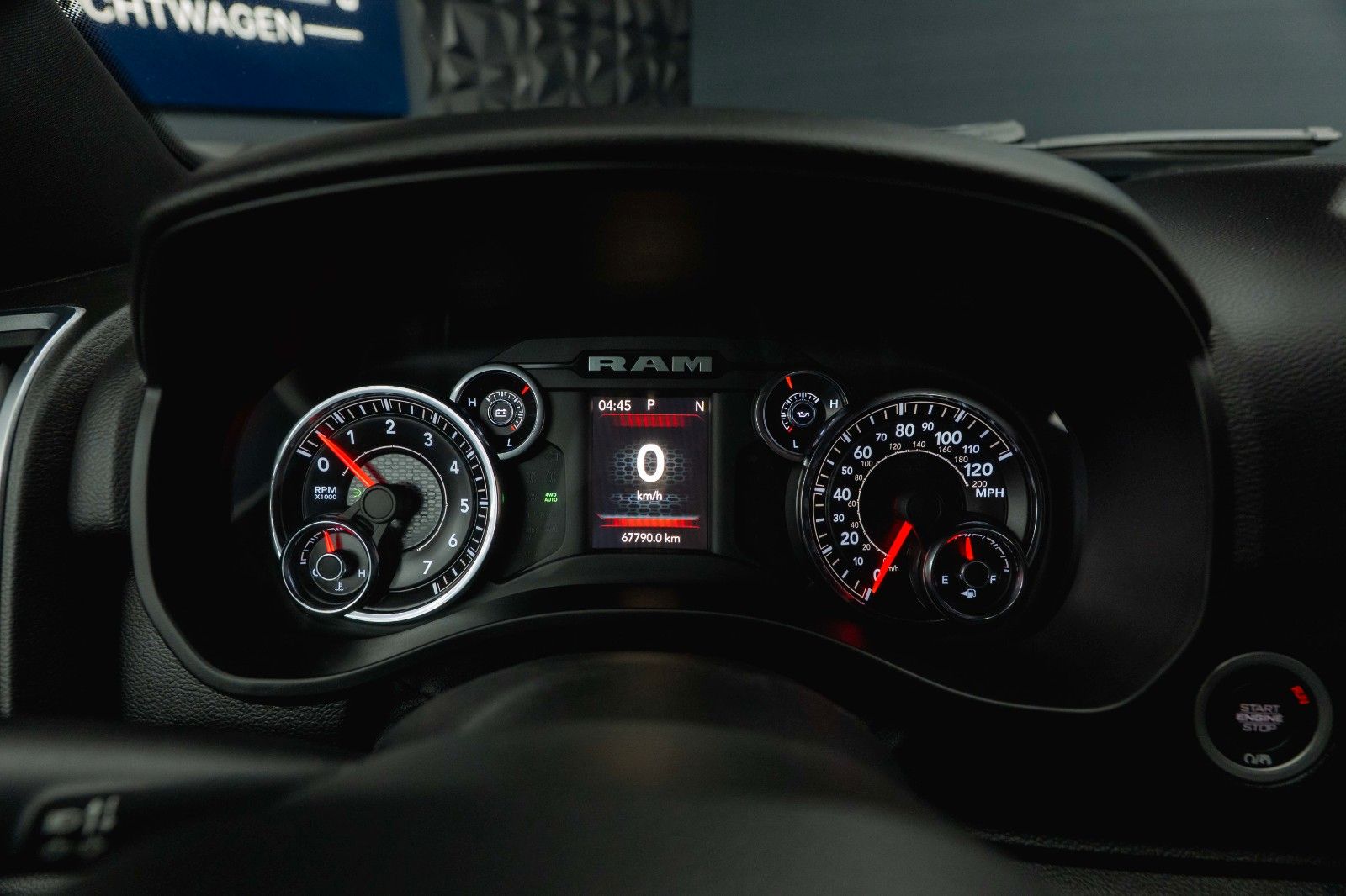 Fahrzeugabbildung Dodge RAM 5.7 V8 HEMI 4x4 OFFROAD Night Limited 19%