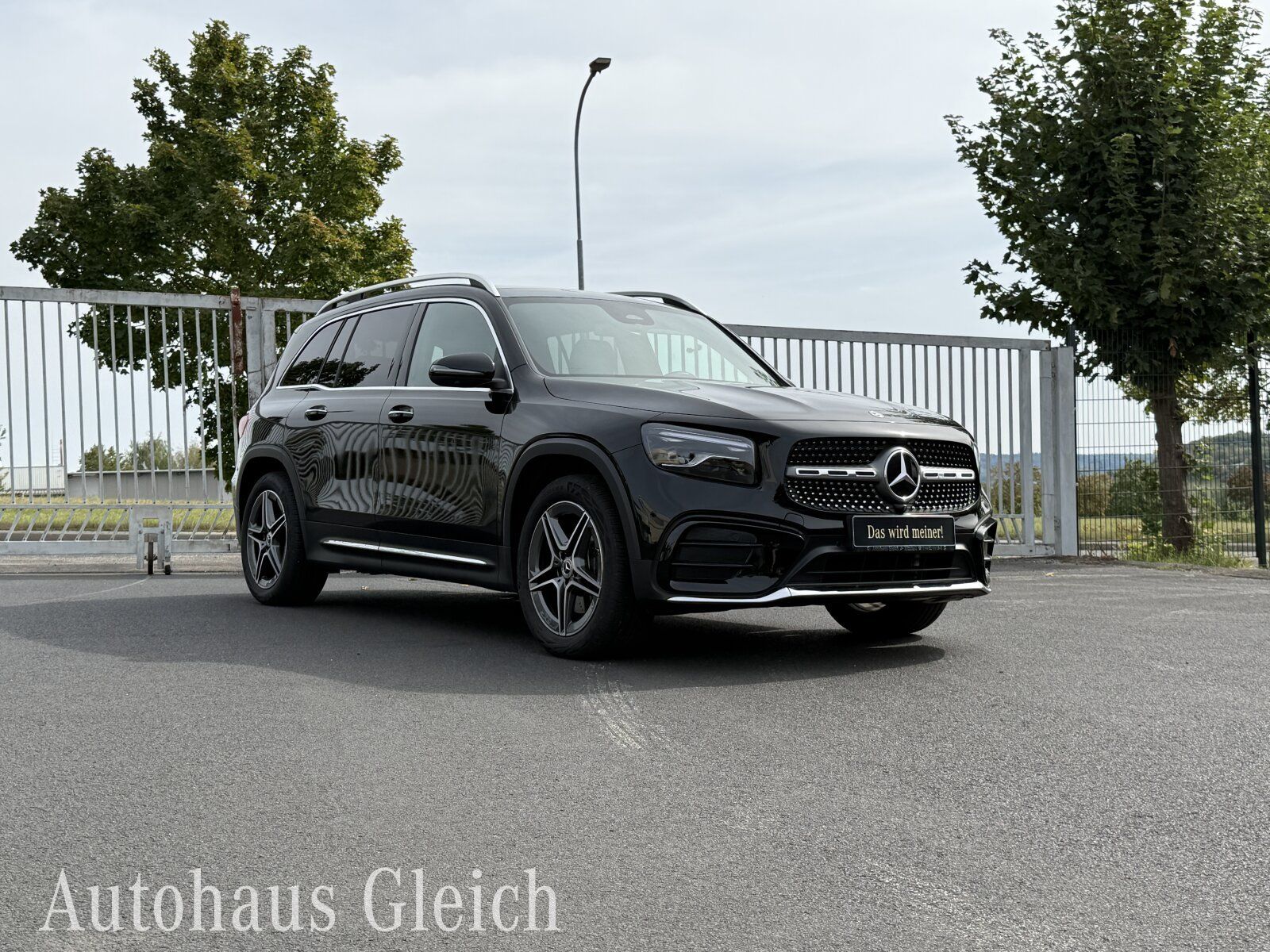 Fahrzeugabbildung Mercedes-Benz GLB 250 4Matic AMG Line (EURO 6e) Navi/Pano.-Dac