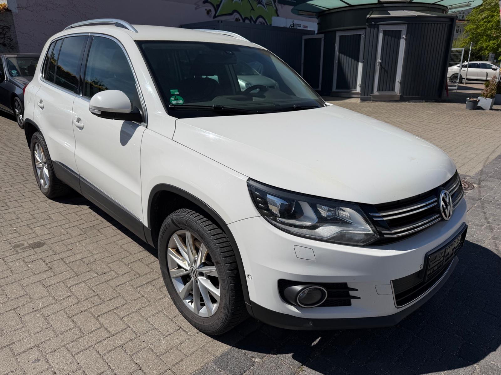 Volkswagen Tiguan Sport & Style *Navi/Euro5/Klimaautomatik*