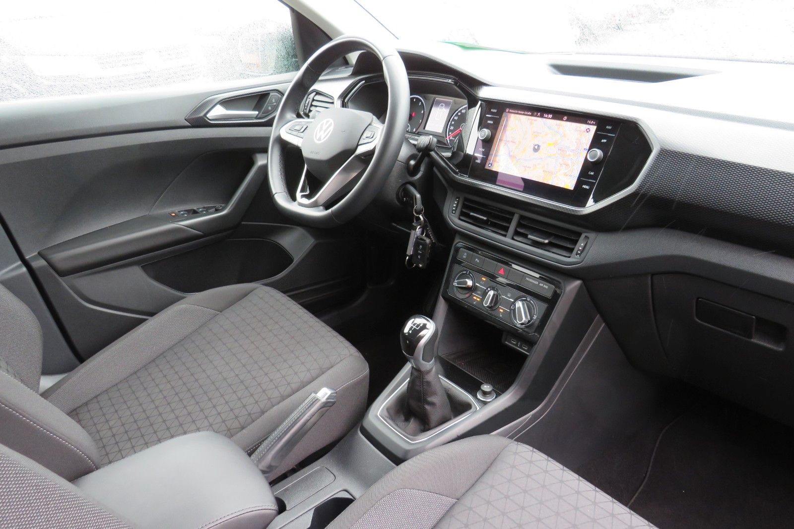 Fahrzeugabbildung Volkswagen T-CROSSLife LED SPORTP. SITZH. NAVI APP "AKTIONS