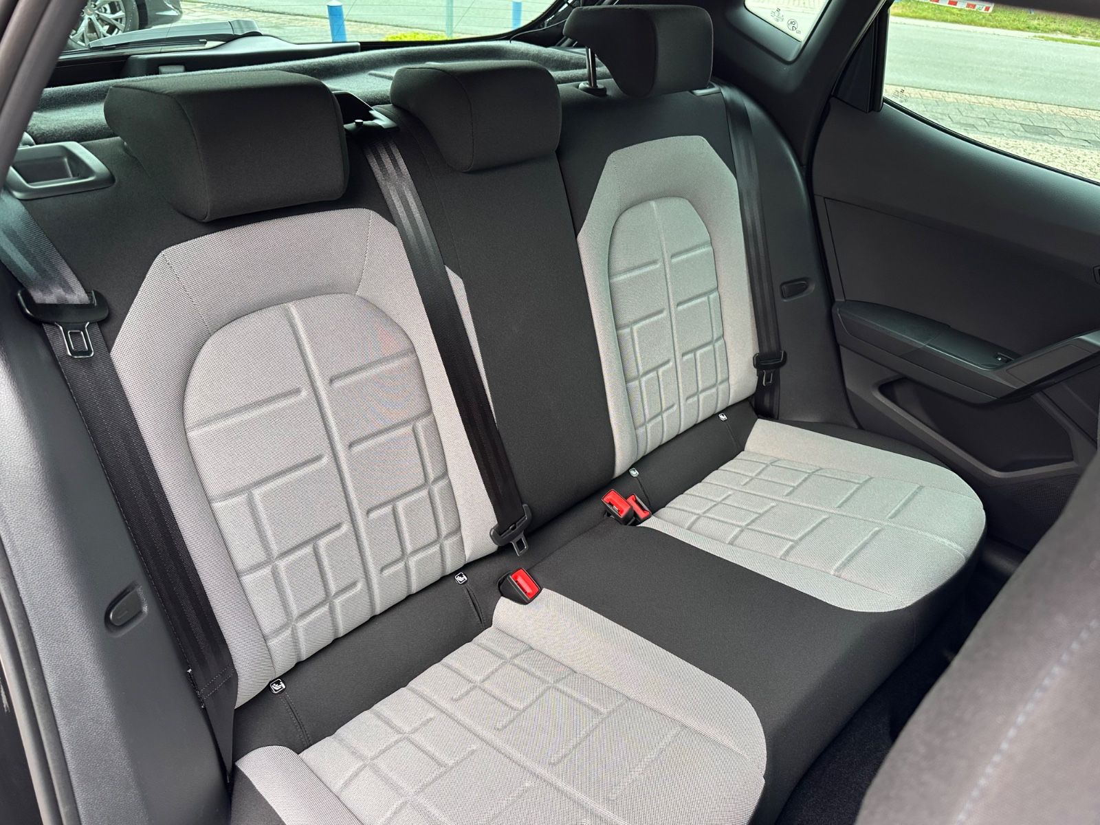 Fahrzeugabbildung SEAT Ibiza 1.0 TSI FR Black Edition DSG ACC/LED/Kamer